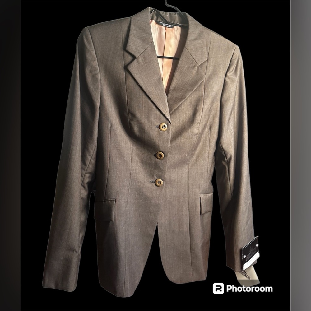 NEW/NWT Beautiful Brown Grand Prix Virgin Wool Hunt / Show / Competition Jacket